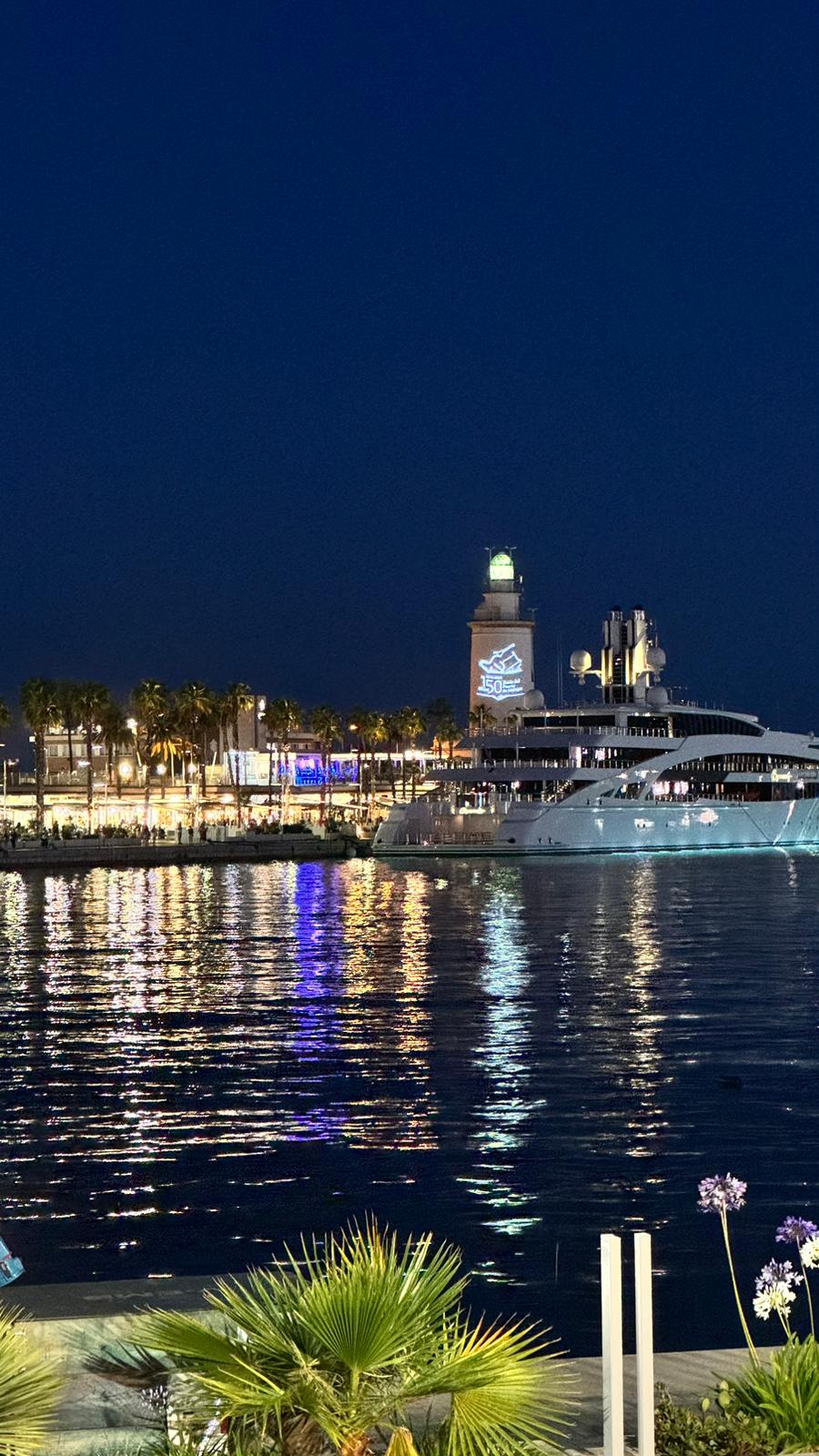 Iluminamos el Puerto de Málaga en su 150 cumpleaños (0)